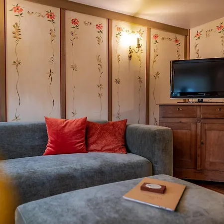 Alkoven Apartment *